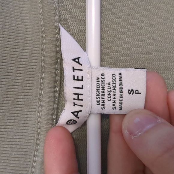 Athleta V Neck Sleeveless Sweatshirt - Picture 3 of 5